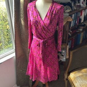 Gorgeous vintage Diane Von Furstenberg pink silk wrap dress, vintage size 10.